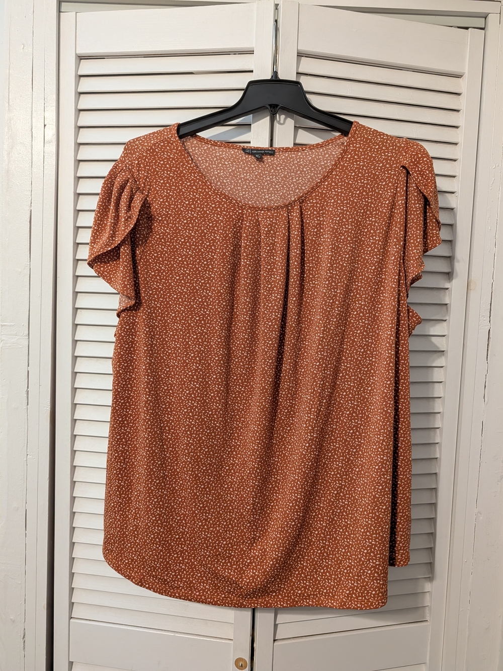 Adrianna Papell Rust Dot Scoop Neck Flutter Sleeve Blouse